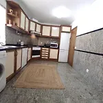 Magna Near The Strip With Bbq, Ac, Balcony, Parking, 4 Tvs And Free Wifi ヴィラ アルブフェイラ