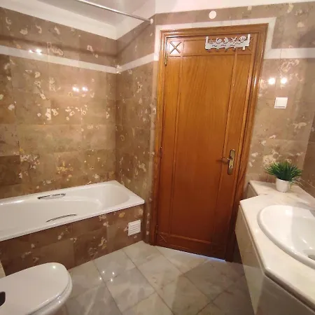 Villa Magna Near The Strip With Bbq, Ac, Balcony, Parking, 4 Tvs And Free Wifi *