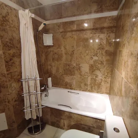 Magna Near The Strip With Bbq, Ac, Balcony, Parking, 4 Tvs And Free Wifi * Albufeira