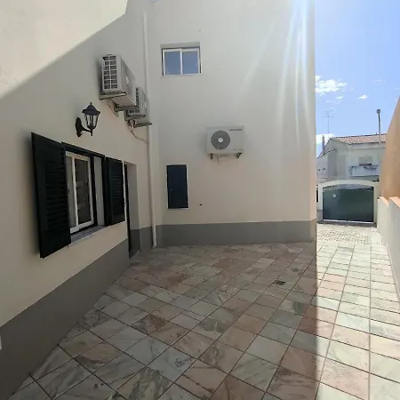 Magna Near The Strip With Bbq, Ac, Balcony, Parking, 4 Tvs And Free Wifi *