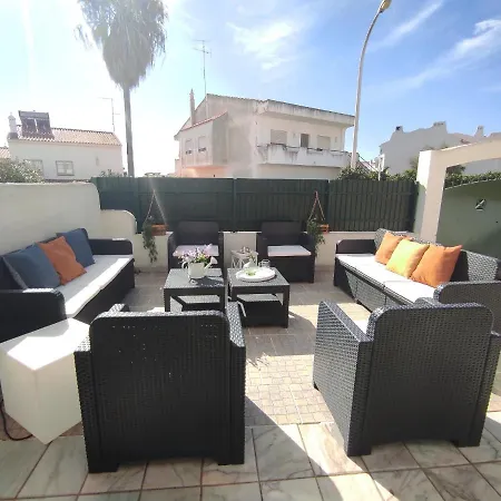 Villa Magna Near The Strip With Bbq, Ac, Balcony, Parking, 4 Tvs And Free Wifi