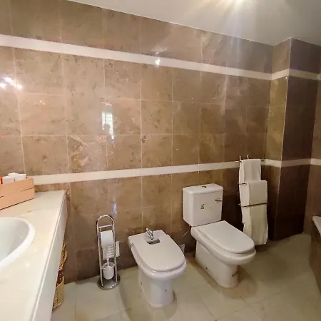 Magna Near The Strip With Bbq, Ac, Balcony, Parking, 4 Tvs And Free Wifi * Albufeira