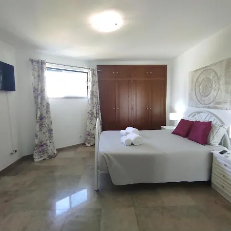 Magna Near The Strip With Bbq, Ac, Balcony, Parking, 4 Tvs And Free Wifi Villa Albufeira