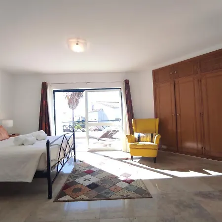 Magna Near The Strip With Bbq, Ac, Balcony, Parking, 4 Tvs And Free Wifi Vila *